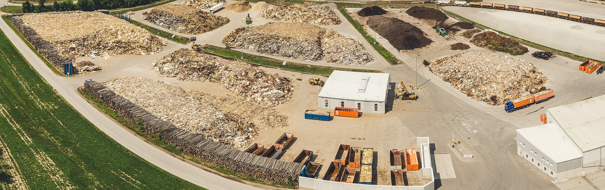 Nachhaltige Wiederverwendung von Holz bei HolzREC in Herzogenburg. Wir arbeiten umweltschonend und ressourcenschonend.